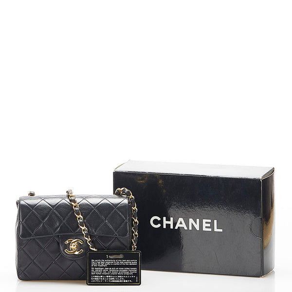 シャネル ミニマトラッセ ブラック ラムスキン チェーン ショルダーバッグ レディース CHANEL 中古