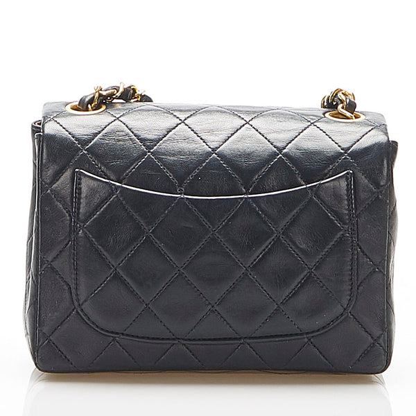 シャネル ミニマトラッセ ブラック ラムスキン チェーン ショルダーバッグ レディース CHANEL 中古