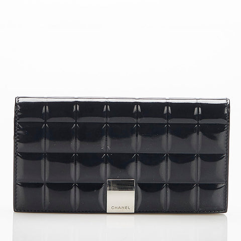 シャネル チョコバー ブラック パテントレザー 長財布 レディース CHANEL 中古