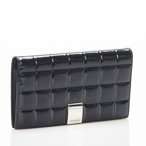 シャネル チョコバー ブラック パテントレザー 長財布 レディース CHANEL 中古