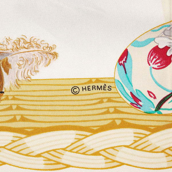 エルメス カレ90 Couvee d'Hermes エルメスの卵 スカーフ オフホワイト  シルク レディース HERMES 【中古】