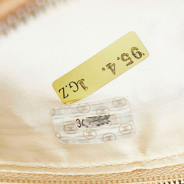 シャネル トリプルココマーク ココボール 斜め掛け ショルダーバッグ  ベージュ キャビアスキン レディース CHANEL 【中古】