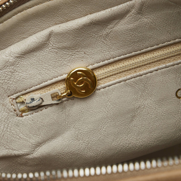 シャネル トリプルココマーク ココボール 斜め掛け ショルダーバッグ  ベージュ キャビアスキン レディース CHANEL 【中古】