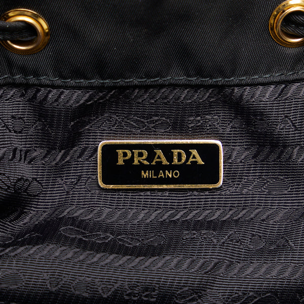 プラダ 三角ロゴプレート  巾着 ハンドバッグ ショルダーバッグ 2WAY ブラック ナイロン レディース PRADA 【中古】