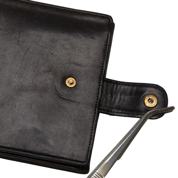 シャネル ココマーク 二つ折り財布 ブラック ラムスキン レディース CHANEL 【中古】