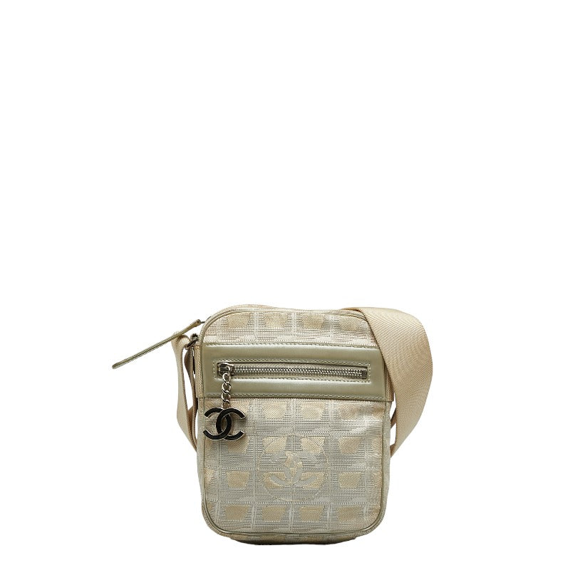 シャネル ニュートラベルライン ココマーク 斜め掛け ショルダーバッグ ホワイト キャンバス レザー レディース CHANEL 【中古】