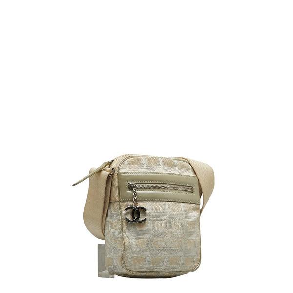 シャネル ニュートラベルライン ココマーク 斜め掛け ショルダーバッグ ホワイト キャンバス レザー レディース CHANEL 【中古】