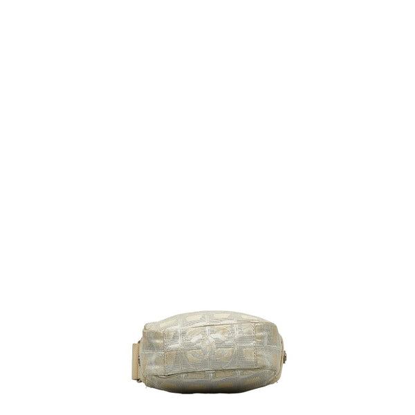 シャネル ニュートラベルライン ココマーク 斜め掛け ショルダーバッグ ホワイト キャンバス レザー レディース CHANEL 【中古】