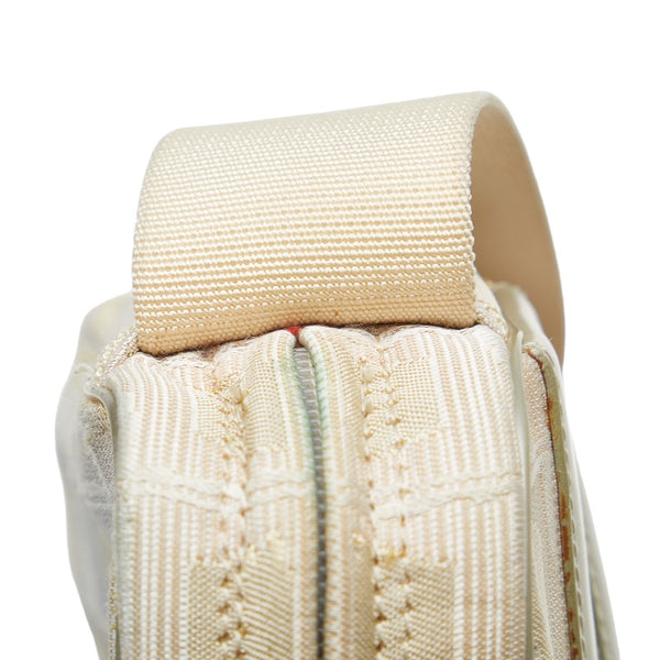 シャネル ニュートラベルライン ココマーク 斜め掛け ショルダーバッグ ホワイト キャンバス レザー レディース CHANEL 【中古】