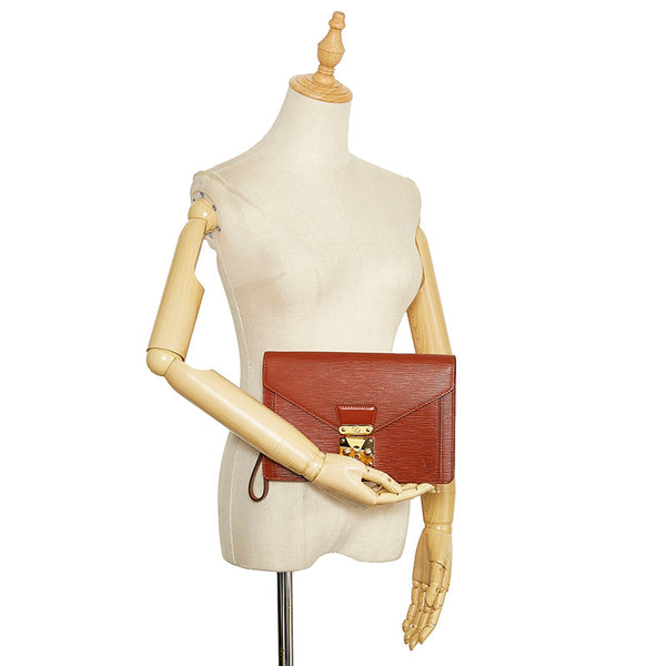 ルイ ヴィトン エピ ポシェット セリエ ドラゴンヌ セカンドバッグ M52613 ケニアブラウン レザー メンズ LOUIS VUITTON 【中古】