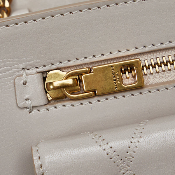 ジバンシー ポケット 斜め掛け チェーン ショルダーバッグ BB5059B08Z  ナチュラル ゴールド レザー レディース Givenchy 【中古】