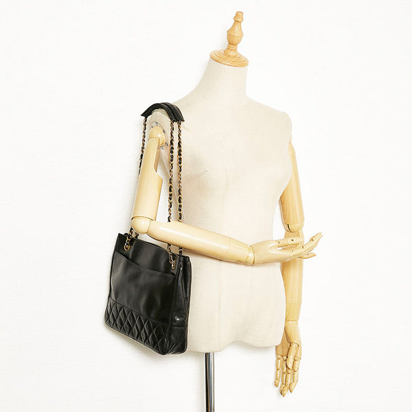 シャネル マトラッセ チェーン ショルダーバッグ ブラック レザー レディース CHANEL 【中古】