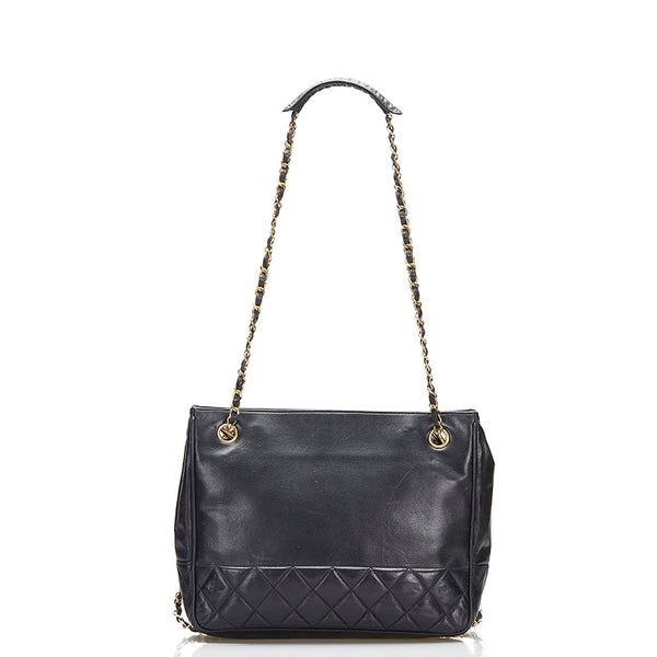 シャネル マトラッセ チェーン ショルダーバッグ ブラック レザー レディース CHANEL 【中古】