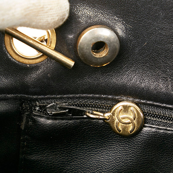 シャネル マトラッセ チェーン ショルダーバッグ ブラック レザー レディース CHANEL 【中古】
