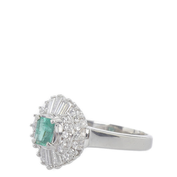 Pt900 プラチナ エメラルド0.31ct ダイヤ0.49ct Pt900　E0.31　D0.49　7.4ｇ リング 指輪 レディース 14.5号 【中古】