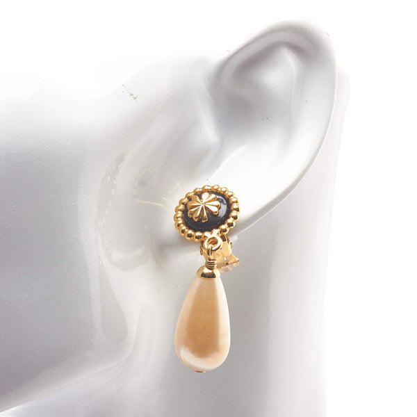 シャネル クローバーパール イヤリング ゴールド ホワイト メッキ レディース CHANEL 【中古】