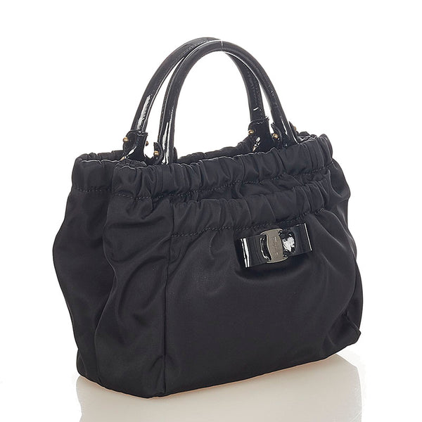 サルヴァトーレフェラガモ ヴァラリボン ブラック ナイロン パテントレザー ハンドバッグ ショルダーバッグ 2WAY レディース Salvatore Ferragamo 【中古】