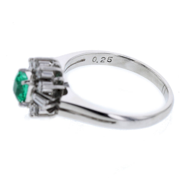 Pt900 プラチナ エメラルド0.32ct ダイヤ0.25ct リング 指輪 レディース 12号 【中古】
