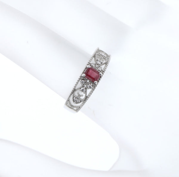 Pt950 プラチナ レッドべリル0.21ct ダイヤ0.06ct リング 指輪 レディース 11号 中古