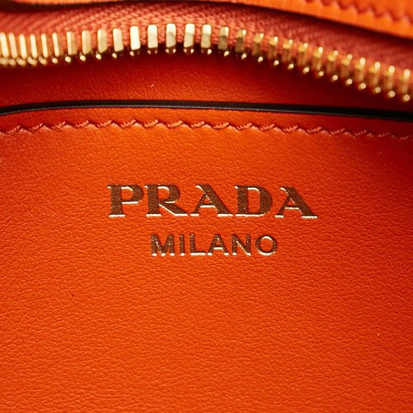 プラダ サフィアーノ ロゴ 斜め掛け ショルダーバッグ 1BH104 オレンジ パテントレザー レディース PRADA 【中古】