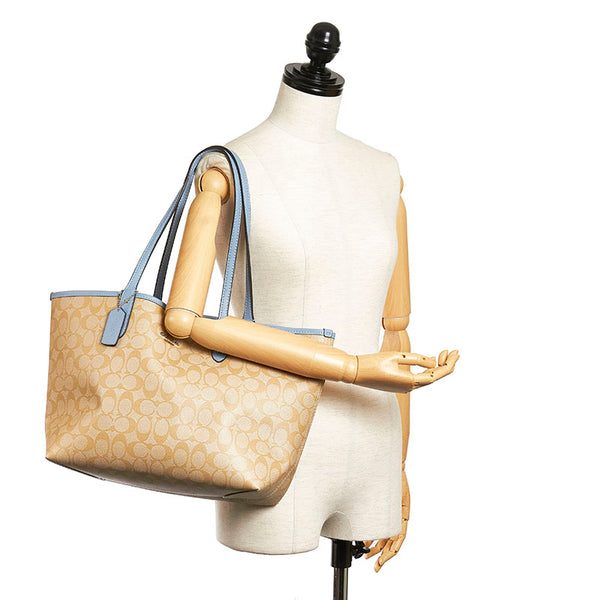 コーチ シグネチャー リバーシブル トートバッグ F36658 ライトブルー ベージュ PVC レディース COACH 【中古】