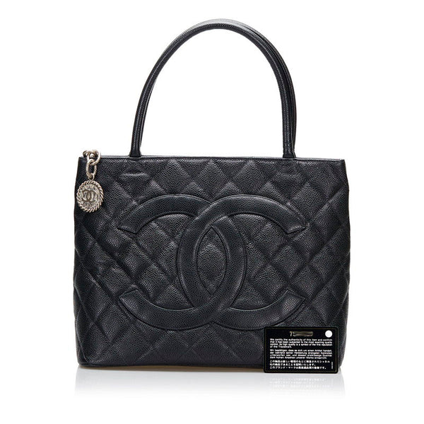 シャネル 復刻トート シルバー金具 キルティング ハンドバッグ トートバッグ ブラック キャビアスキン レディース CHANEL 【中古】
