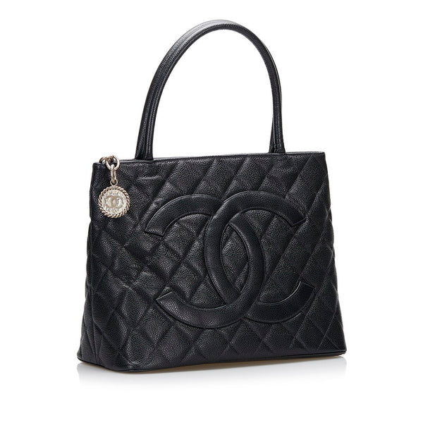 シャネル 復刻トート シルバー金具 キルティング ハンドバッグ トートバッグ ブラック キャビアスキン レディース CHANEL 【中古】