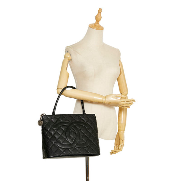 シャネル 復刻トート シルバー金具 キルティング ハンドバッグ トートバッグ ブラック キャビアスキン レディース CHANEL 【中古】