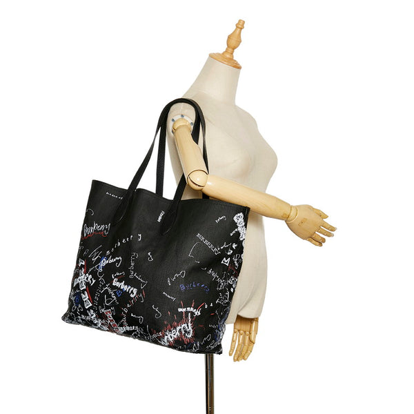バーバリー ドゥードル リバーシブル トートバッグ ハンドバッグ ブラック マルチカラー キャンバス レザー レディース BURBERRY 【中古】