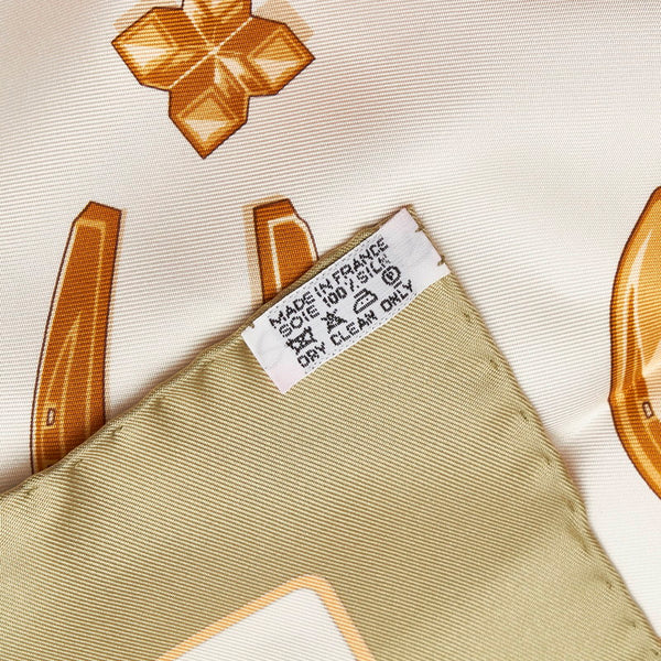 エルメス カレ90 porte-bonheur 幸運のお守り スカーフ グリーン ホワイト マルチカラー シルク レディース HERMES 【中古】