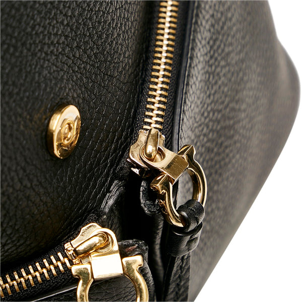 サルヴァトーレフェラガモ ガンチーニ リュック バックパック AU-21/G584 ブラック レザー レディース Salvatore Ferragamo 【中古】