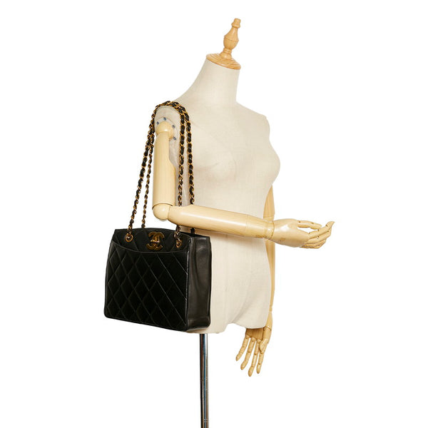 シャネル デカココマーク チェーン ショルダーバッグ ブラック ラムスキン レディース CHANEL 【中古】