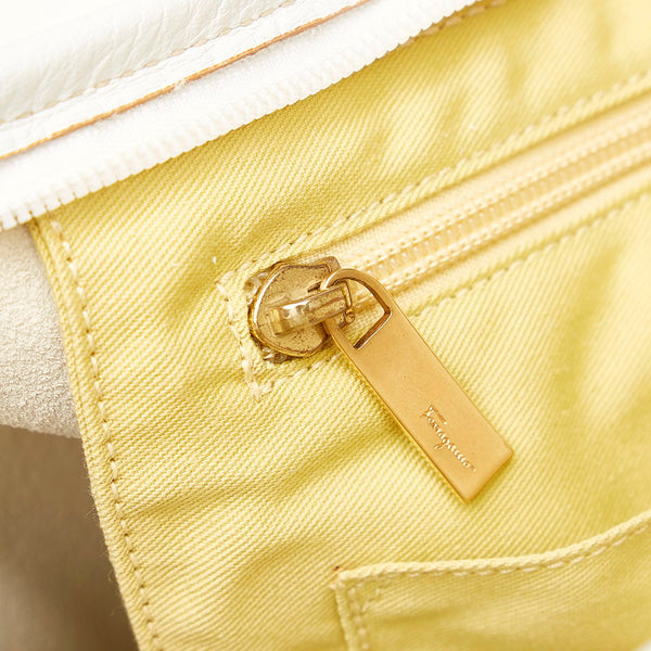 サルヴァトーレフェラガモ ガンチーニ ワンショルダー FL-21 6821 ホワイト レザー レディース Salvatore Ferragamo 【中古】