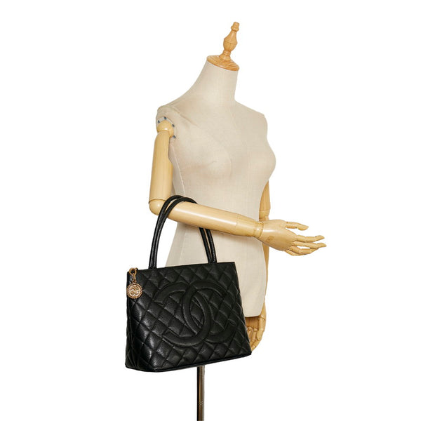 シャネル マトラッセ 復刻トート ハンドバッグ トートバッグ ブラック ゴールド キャビアスキン レディース CHANEL 【中古】