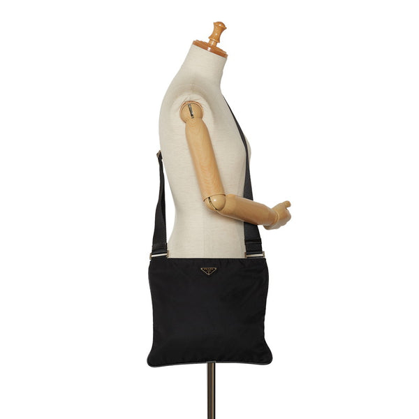 プラダ 三角ロゴプレート 斜め掛け ショルダーバッグ  ブラック ナイロン レディース PRADA 【中古】