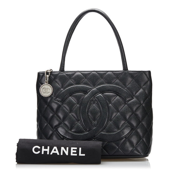シャネル 復刻トート シルバー金具 キルティング トートバッグ ブラック キャビアスキン レディース CHANEL 【中古】