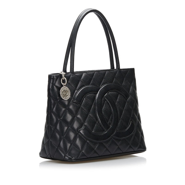シャネル 復刻トート シルバー金具 キルティング トートバッグ ブラック キャビアスキン レディース CHANEL 【中古】