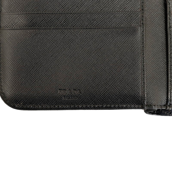 プラダ 三角ロゴプレート サフィアーノ 二つ折り財布 M170 ブラック レザー レディース PRADA 【中古】