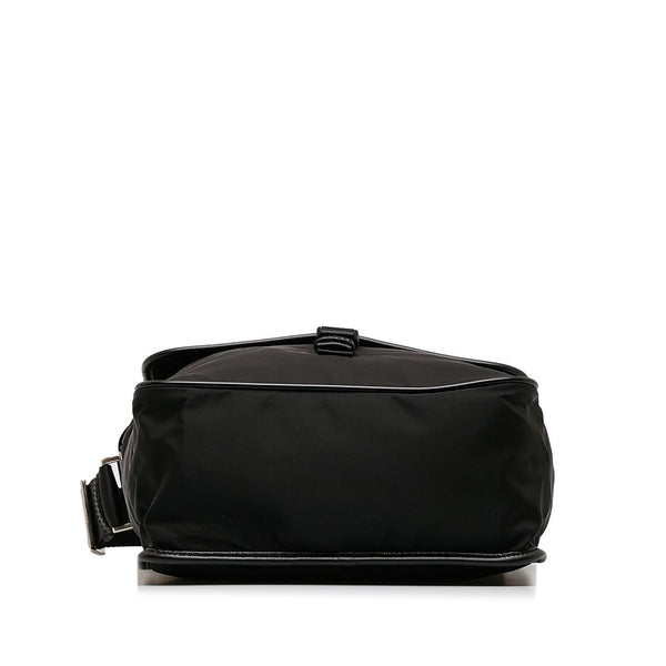 プラダ サフィアーノ 三角ロゴプレート 斜め掛け ショルダーバッグ  ブラック ナイロン レザー レディース PRADA 【中古】