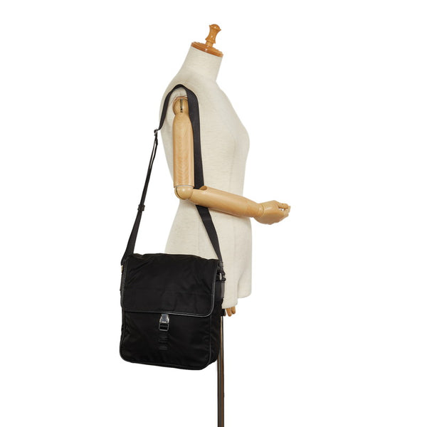 プラダ サフィアーノ 三角ロゴプレート 斜め掛け ショルダーバッグ  ブラック ナイロン レザー レディース PRADA 【中古】