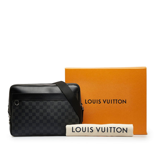 ルイ ヴィトン ダミエ グラフィット トロカデロ メッセンジャーMM ショルダーバッグ N40088 ブラック PVC レザー メンズ LOUIS VUITTON 【中古】
