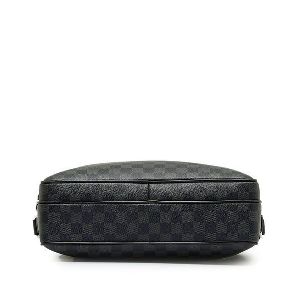 ルイ ヴィトン ダミエ グラフィット トロカデロ メッセンジャーMM ショルダーバッグ N40088 ブラック PVC レザー メンズ LOUIS VUITTON 【中古】