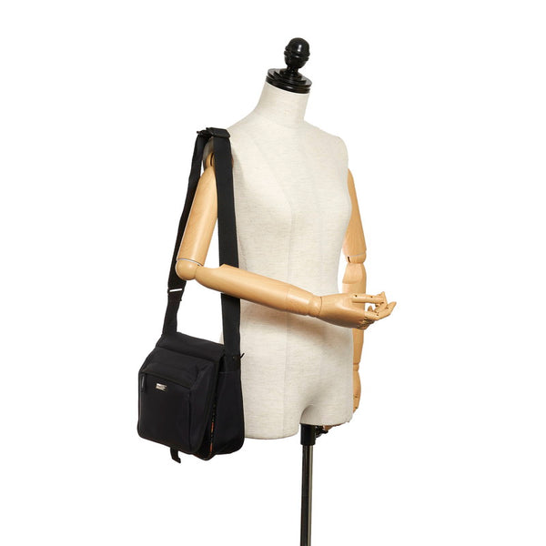 バーバリー ブラック ナイロン 斜めがけ ショルダー メンズ BURBERRY 【中古】
