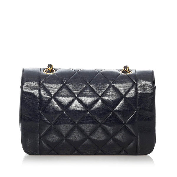 シャネル マトラッセ ダイアナ チェーン 斜め掛け ショルダーバッグ ブラック ラムスキン レディース CHANEL 【中古】