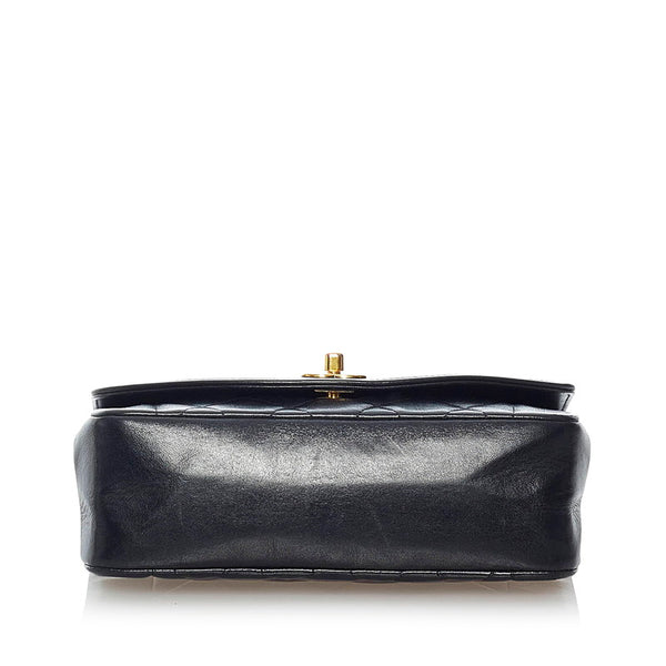シャネル マトラッセ ダイアナ チェーン 斜め掛け ショルダーバッグ ブラック ラムスキン レディース CHANEL 【中古】
