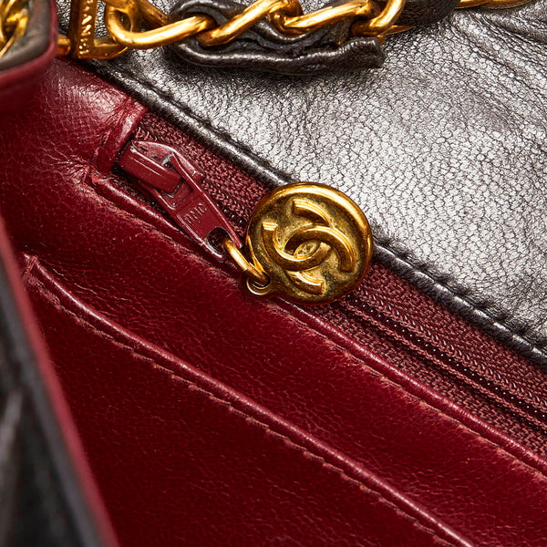 シャネル マトラッセ ダイアナ チェーン 斜め掛け ショルダーバッグ ブラック ラムスキン レディース CHANEL 【中古】