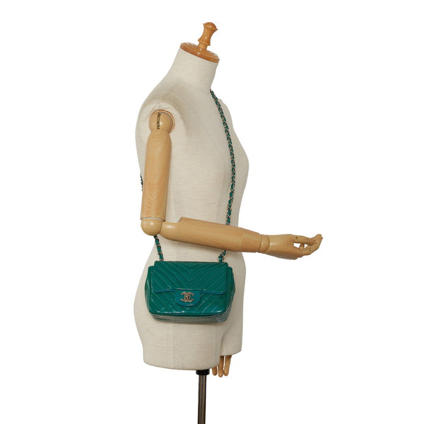 シャネル ココマーク Vステッチ チェーン ショルダーバッグ エメラルドグリーン パテントレザー レディース CHANEL 【中古】