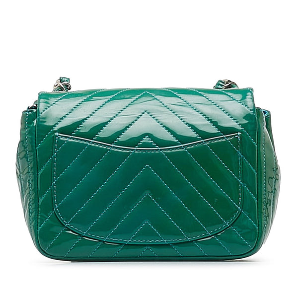シャネル ココマーク Vステッチ チェーン ショルダーバッグ エメラルドグリーン パテントレザー レディース CHANEL 【中古】