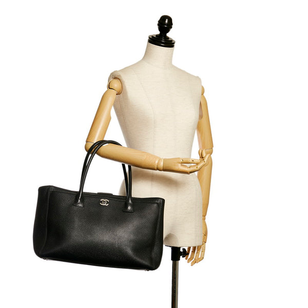 シャネル エクゼクティブライン トートバッグ ブラック シルバー レザー レディース CHANEL 【中古】