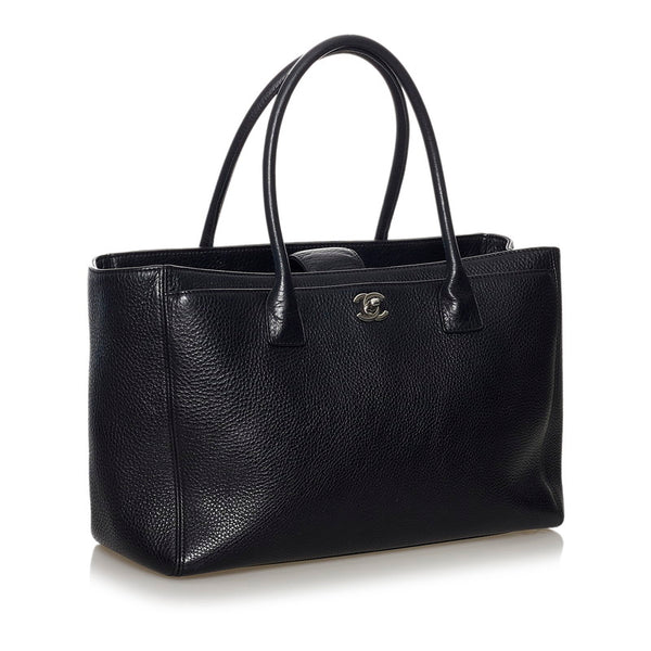 シャネル エクゼクティブライン トートバッグ ブラック シルバー レザー レディース CHANEL 【中古】